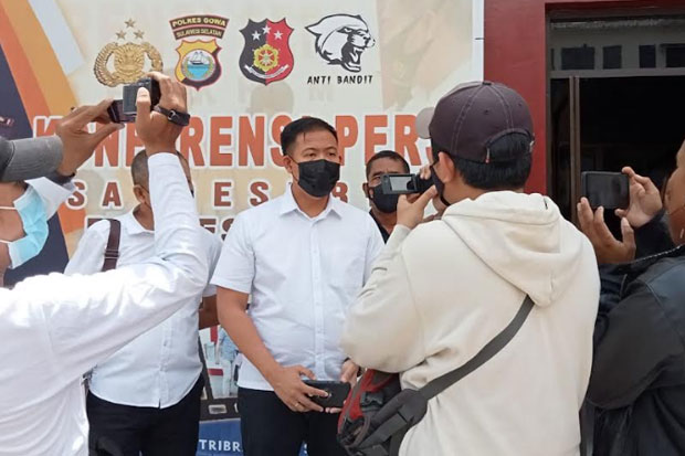 Viral Video Pengeroyokan...