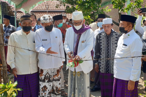 Resmikan Masjid Saung,...