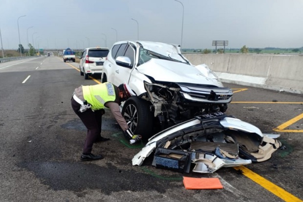 Kecepatan Mobil Vanessa...