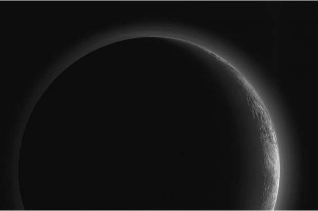 Dari Sisi Gelap Pluto,...
