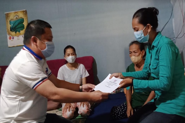 Terharu Dapat Bantuan,...