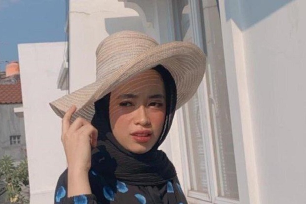 Shocked Berat, Pengasuh...