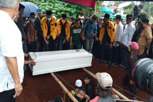 Rintik Hujan Iringi...