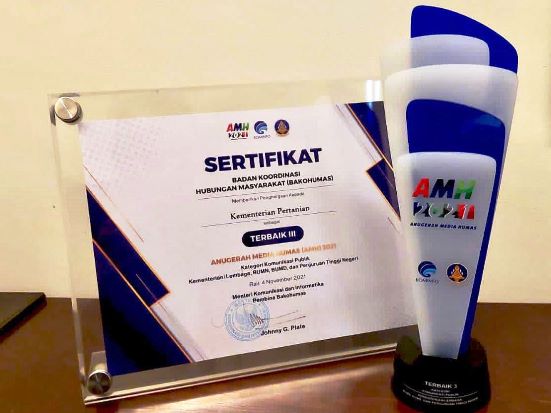 Kementan Raih Penghargaan...