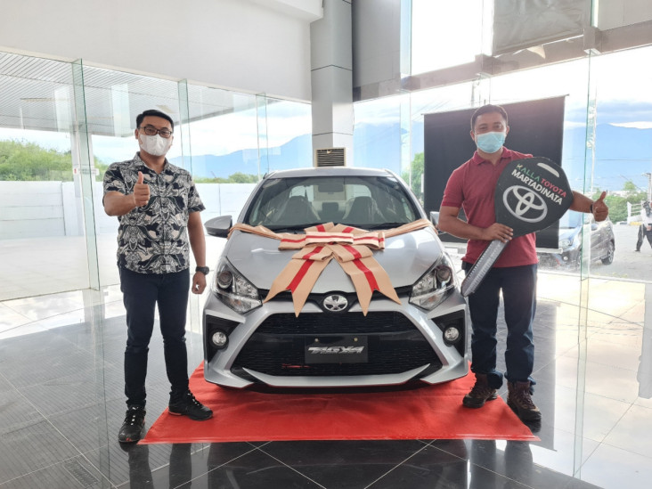 Kalla Toyota Serahkan...