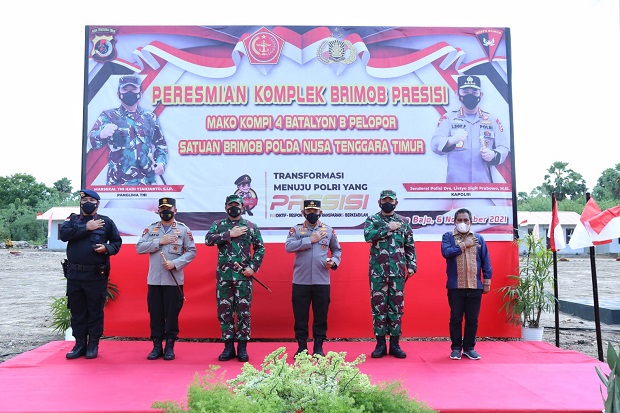 Resmikan Kompleks Brimob...