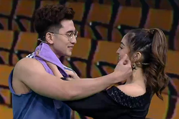 Acara HUT ke-32 MNC...