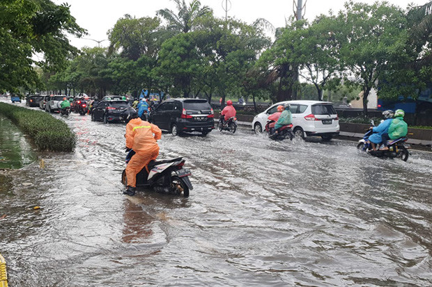 Hujan Deras, Sejumlah...