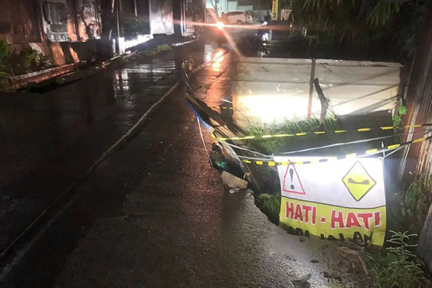 Jalan Penghubung Villa...