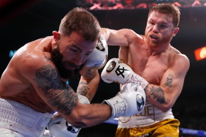 Canelo KO Caleb Plant...
