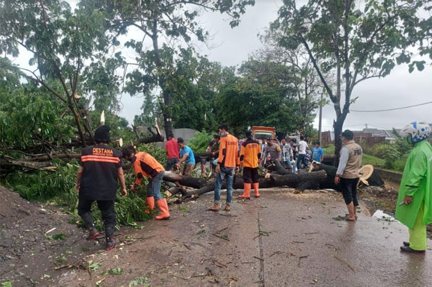 Bupati Gowa Instruksikan...