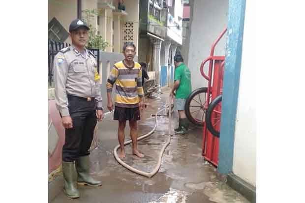 Banjir di Mampang Mulai...