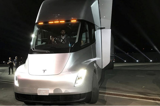 Truk Listrik Tesla Segera...
