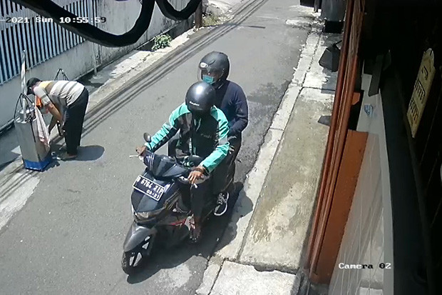 Teror Rumah Ortu Veronica...