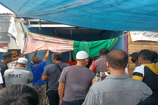 Hanyut di Kali Ciliwung...
