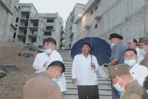 Kim Jong-un Bangun Apartemen...