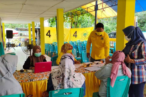 Golkar Barru Gelar Vaksinasi...
