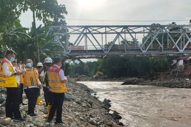 Jembatan Bailey Dibangun...