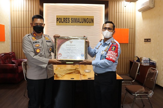 Sukses Dukung Vaksin...