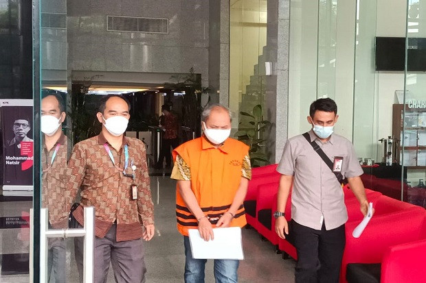KPK Tahan Petinggi Adhi...