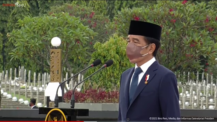Hari Pahlawan, Jokowi...