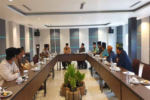 Jelang Muktamar NU,...