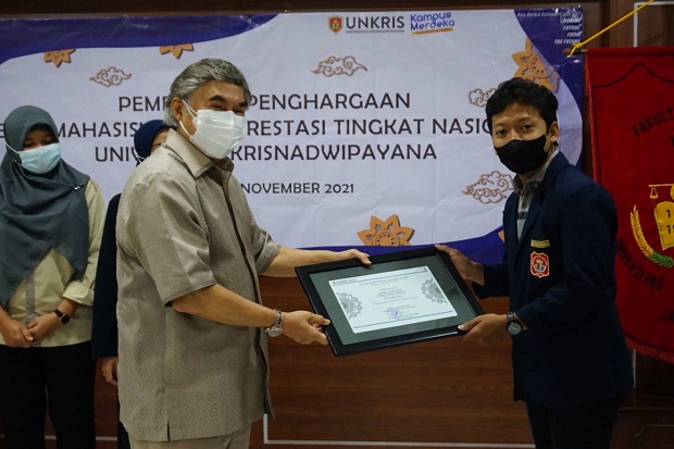 Prof Gayus Apresiasi...
