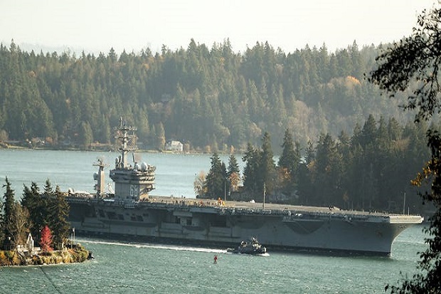 Kapal Induk Nuklir Amerika...