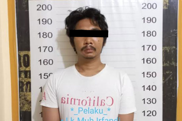 Spesialis Pencuri Ponsel...