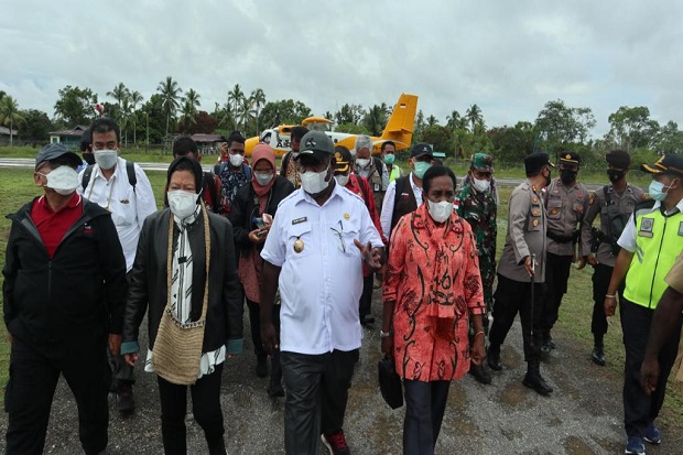 Mendarat di Bandara...