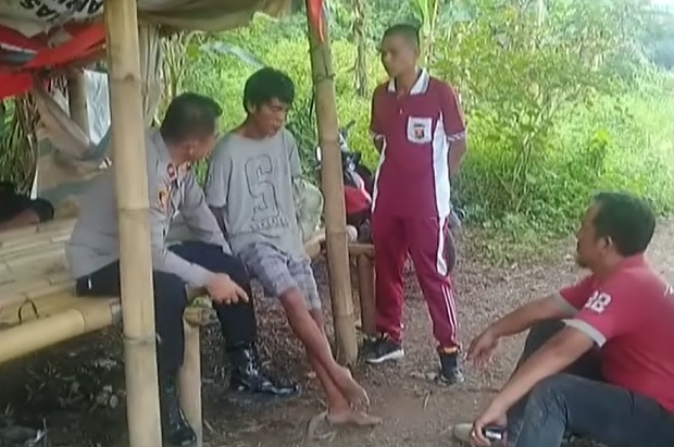 Dendam Keponakannya...