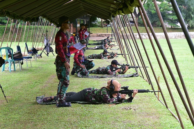 Peringati HUT ke-76...