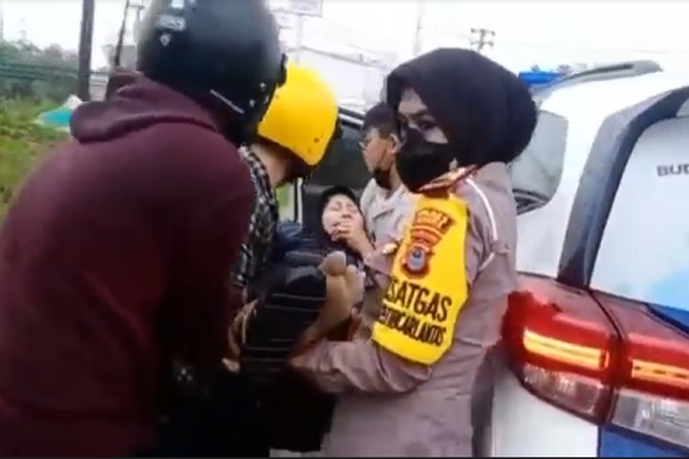 Hujan Lebat Tolong Ibu...