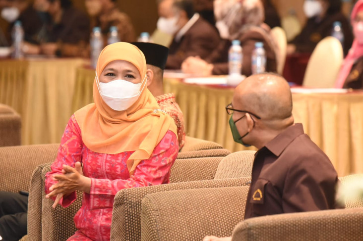Gubernur Khofifah Ajak...