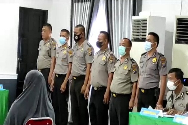 Setubuhi dan Peras Istri...