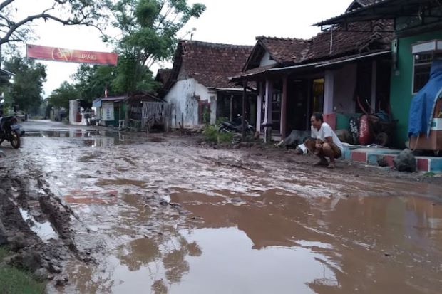 Bahayakan Warga, DPRD...
