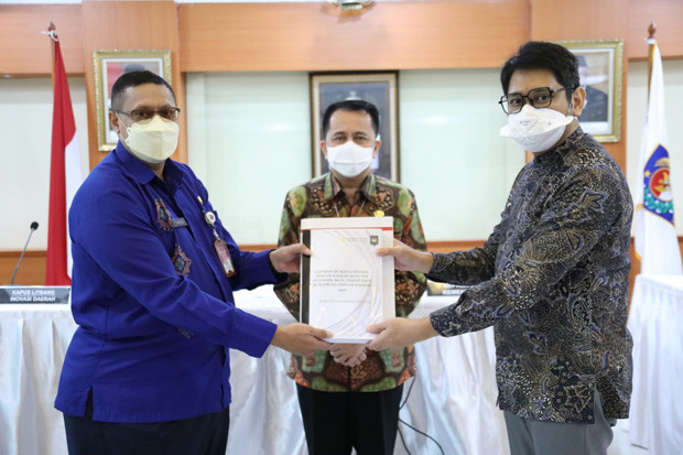 UI Serahkan Hasil Pengukuran...