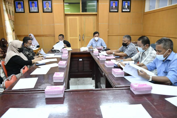 Seleksi Calon Direktur...