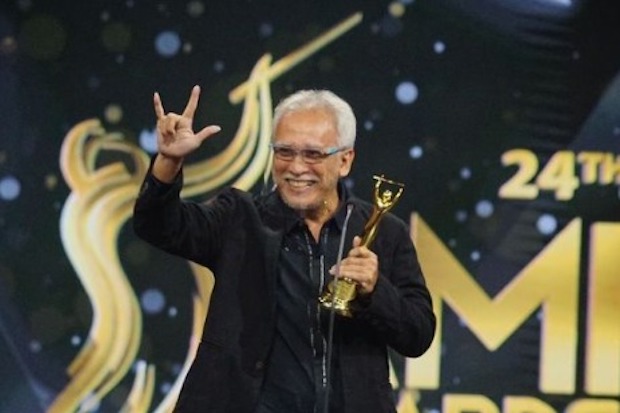 Iwan Fals Raih Lifetime...