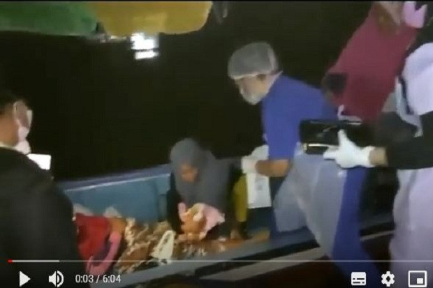 Terjebak Banjir Sintang,...