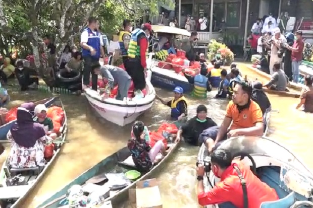 Direndam Banjir Sintang...