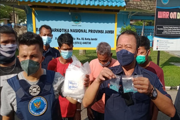 Sekeluarga di Jambi...
