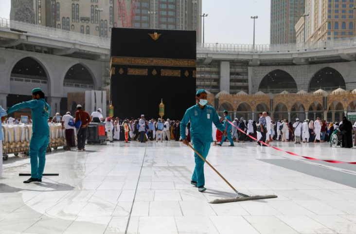 Gaji Pembersih Masjidil...