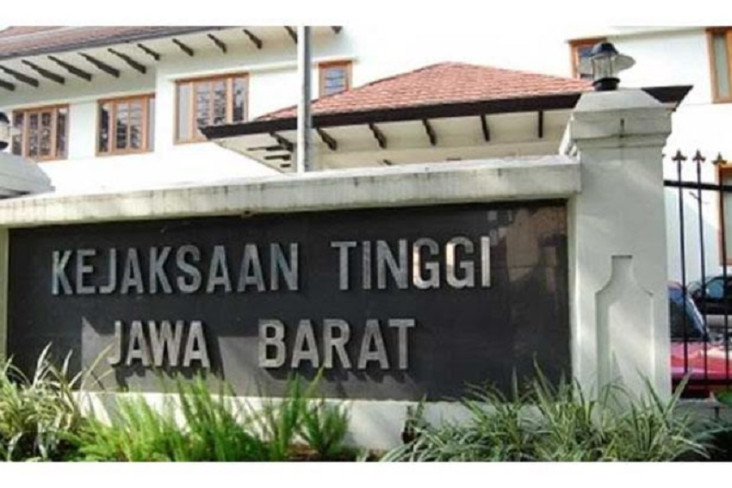 Istri Dituntut 1 Tahun...
