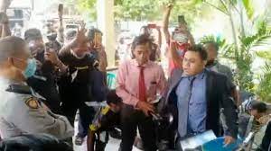 Viral Aksi Pengacara...