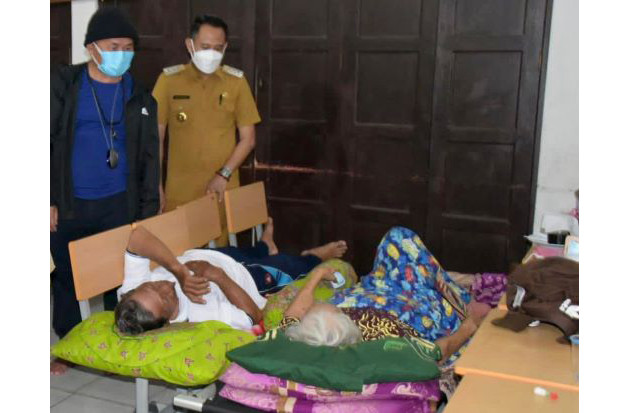 Gubernur Sugianto Cek...