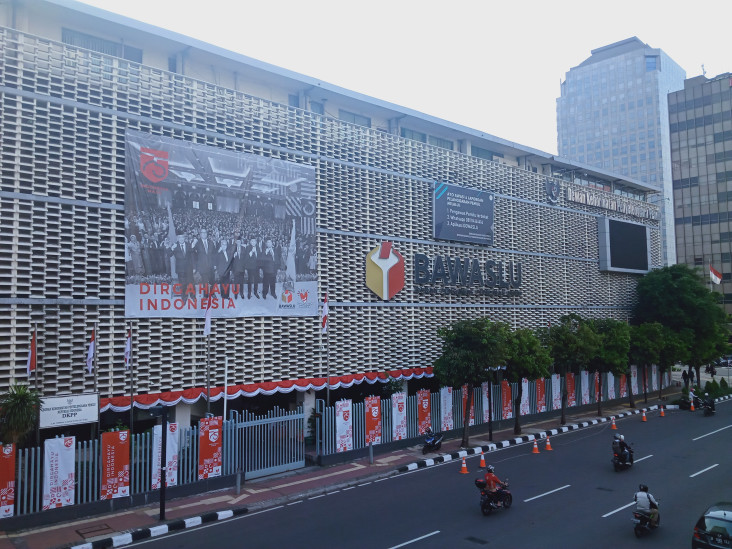 Sejumlah Petahana Lolos...