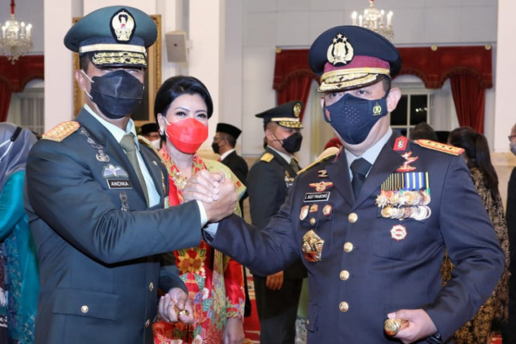 Ucapkan Selamat ke Jenderal...