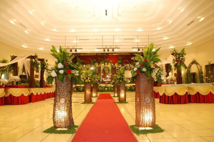 4 Gedung Pernikahan...