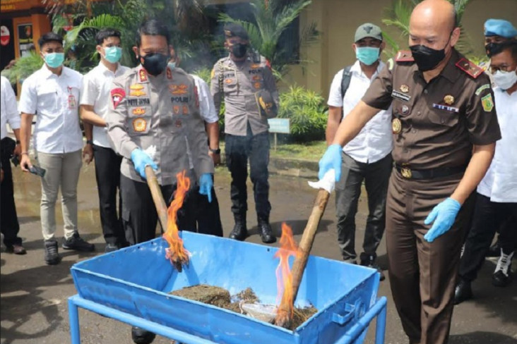 Kejahatan Narkoba di...